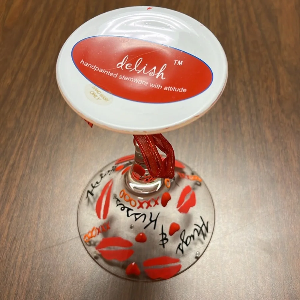 Delish Hugs and Kisses‎ hand painted stemware martini glass, NWT